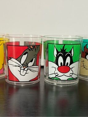 VTG ‘91 Set of (4) Looney Tunes Bugs, Teeety, Sylvester & Taz Cups Zak Designs